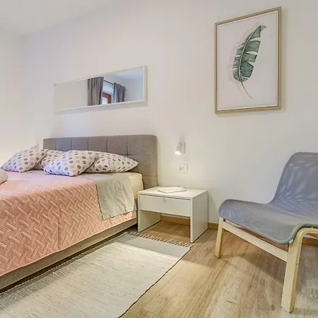 De Ville Apartment Pula